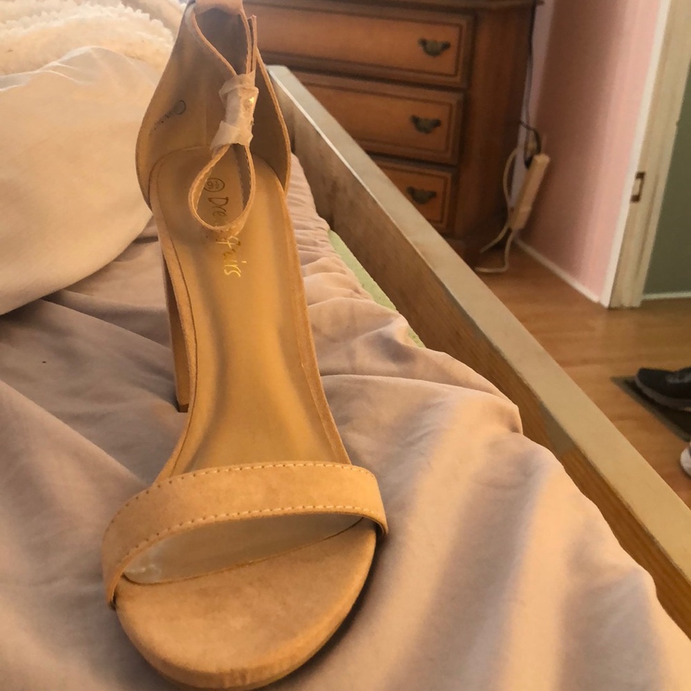 Dream Paris size 9 heels